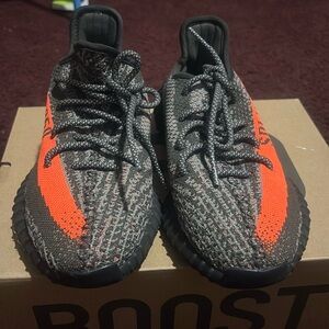 350 Yeezy sneakers